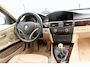 BMW 3-Serie 318i Business Line Style keurige sedan met trekhaak