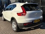 Volvo XC40 1.5 T3 163 PK Momentum Pro Automaat | ADAPTIEVE CRUISE CONTROL| STOELVERWARMING| ELEK. KOFFERKLEP| KEYLESS| NAVIGATIE + APPLE CARPLAY/ANDROID AUTO| PARKEERSENSOREN| LED| DAB| VOORSTOELEN IN HOOGTE VERSTELBAAR|