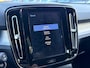 Volvo XC40 1.5 T3 163 PK Momentum Pro Automaat | ADAPTIEVE CRUISE CONTROL| STOELVERWARMING| ELEK. KOFFERKLEP| KEYLESS| NAVIGATIE + APPLE CARPLAY/ANDROID AUTO| PARKEERSENSOREN| LED| DAB| VOORSTOELEN IN HOOGTE VERSTELBAAR|