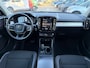 Volvo XC40 1.5 T3 163 PK Momentum Pro Automaat | ADAPTIEVE CRUISE CONTROL| STOELVERWARMING| ELEK. KOFFERKLEP| KEYLESS| NAVIGATIE + APPLE CARPLAY/ANDROID AUTO| PARKEERSENSOREN| LED| DAB| VOORSTOELEN IN HOOGTE VERSTELBAAR|