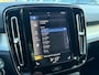 Volvo XC40 1.5 T3 163 PK Momentum Pro Automaat | ADAPTIEVE CRUISE CONTROL| STOELVERWARMING| ELEK. KOFFERKLEP| KEYLESS| NAVIGATIE + APPLE CARPLAY/ANDROID AUTO| PARKEERSENSOREN| LED| DAB| VOORSTOELEN IN HOOGTE VERSTELBAAR|