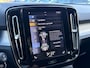 Volvo XC40 1.5 T3 163 PK Momentum Pro Automaat | ADAPTIEVE CRUISE CONTROL| STOELVERWARMING| ELEK. KOFFERKLEP| KEYLESS| NAVIGATIE + APPLE CARPLAY/ANDROID AUTO| PARKEERSENSOREN| LED| DAB| VOORSTOELEN IN HOOGTE VERSTELBAAR|