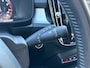 Volvo XC40 1.5 T3 163 PK Momentum Pro Automaat | ADAPTIEVE CRUISE CONTROL| STOELVERWARMING| ELEK. KOFFERKLEP| KEYLESS| NAVIGATIE + APPLE CARPLAY/ANDROID AUTO| PARKEERSENSOREN| LED| DAB| VOORSTOELEN IN HOOGTE VERSTELBAAR|