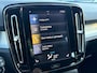 Volvo XC40 1.5 T3 163 PK Momentum Pro Automaat | ADAPTIEVE CRUISE CONTROL| STOELVERWARMING| ELEK. KOFFERKLEP| KEYLESS| NAVIGATIE + APPLE CARPLAY/ANDROID AUTO| PARKEERSENSOREN| LED| DAB| VOORSTOELEN IN HOOGTE VERSTELBAAR|