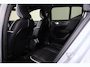 Volvo EX40 Extended Range Black Edition Ultra Europa 82 kWh - IntelliSafe Assist & Surround - 360º Camera - Harman/Kardon audio - Verwarmde voorstoelen, stuur & achterbank - Parkeersensoren voor & achter - Elektr. bedienb. voorstoelen met geheugen links - Draadloze tel. lader - Warmtepomp - 20' LMV