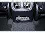 Volvo EX40 Extended Range Black Edition Ultra Europa 82 kWh - IntelliSafe Assist & Surround - 360º Camera - Harman/Kardon audio - Verwarmde voorstoelen, stuur & achterbank - Parkeersensoren voor & achter - Elektr. bedienb. voorstoelen met geheugen links - Draadloze tel. lader - Warmtepomp - 20' LMV