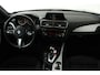 BMW 1-Serie 118i High Executive (STOELVERWARMING, CRUISE CONTROL, NAVIGATIE, PARKEERSENSOREN, DEALER ONDERHOUDEN)
