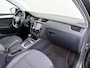 Skoda Octavia 116PK 5Drs Automaat Stoelverwarming Apple Carplay/Android Auto Navi Ecc Bluetooth Cruise Control Pdc Ambition Business Lmv Led Smartlink DSG All Season banden Privacy Glas 1e Eigenaar Dealeronderhouden Origineel Nederlandse Auto