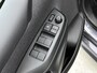 Toyota Yaris 1.5 Hybrid Executive | Half leder | Gloss Black 17" LM-velgen | Stoelverwarming | Draadloos opladen telefoon