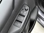 Toyota Yaris 1.5 Hybrid Executive | Half leder | Gloss Black 17" LM-velgen | Stoelverwarming | Draadloos opladen telefoon