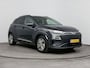Hyundai Kona Electric EV LIMITED 64 kWh | LEDER | WARMTEPOMP | DODEHOEK DETECTIE | 3 FASEN | CAMERA | CLIMA | CRUISE ADAPT. | NAVI | PRIVACY GLASS | DAKRAILING | APPLE CAR PLAY & ADROID AUTO |