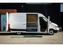 Volkswagen Crafter 35 2.0 TDI L3H3 Highline | Trekhaak | 3-zit | Airco | Cruise control | Elektr. pack | PDC | Org. NL! |