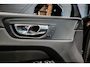 Volvo XC60 2.0 T6 Plug-in hybrid AWD Ultimate Black Edition Nieuw | R Design