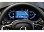 Volvo XC60 2.0 T6 Plug-in hybrid AWD Ultimate Black Edition Nieuw | R Design