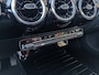 Mercedes-Benz A-klasse 200 Premium | PDC | Camera | Carbon | Stoelverw. | Navi | Widescreen | Cruise | Climate | Lichtmetaal