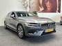 Volvo V60 2.0 T6 RECHARGE AWD INSCRIPTION 91% SOH LEDER NAVIGATIE ADAPTIVE CRUISE CONTROL PANORAMA SCHUIF/KANTELDAK APPLE CARPLAY/ANDROID KEYLESS GO RIJSTROOKSENSOREN TREKHAAK ZEER MOOI !!