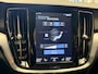 Volvo V60 2.0 T6 RECHARGE AWD INSCRIPTION 91% SOH LEDER NAVIGATIE ADAPTIVE CRUISE CONTROL PANORAMA SCHUIF/KANTELDAK APPLE CARPLAY/ANDROID KEYLESS GO RIJSTROOKSENSOREN TREKHAAK ZEER MOOI !!