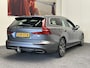 Volvo V60 2.0 T6 RECHARGE AWD INSCRIPTION 91% SOH LEDER NAVIGATIE ADAPTIVE CRUISE CONTROL PANORAMA SCHUIF/KANTELDAK APPLE CARPLAY/ANDROID KEYLESS GO RIJSTROOKSENSOREN TREKHAAK ZEER MOOI !!