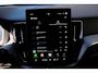 Volvo XC60 2.0 T6 Plug-in hybrid AWD Ultra Black Edition, Facelift, 360°, Trekhaak, Harman Kardon, Sportstoelen