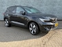 Volvo XC40 Recharge Ultimate 70 kWh | Warmtepomp | Harman Kardon Audio | Panoramadak | Lichtmetalen Velgen 20 inch | 360 Graden Camera | Keyless Entry | Elektrische Achterklep | Elektrisch Verstelbare Voorstoelen | Stoelverwarming | Cruise Control Adaptief | BLIS | Google Navigatie | Apple Carplay | Android Auto