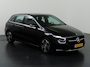 Mercedes-Benz B-klasse 180 Business Solution Luxury Line | Achteruitrijcamera | Panoramaschuifdak | Trekhaak | MULTIBEAM LED |