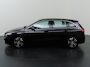 Mercedes-Benz B-klasse 180 Business Solution Luxury Line | Achteruitrijcamera | Panoramaschuifdak | Trekhaak | MULTIBEAM LED |