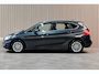 BMW 2-Serie Active Tourer 220i Luxury | PANO | STOELVERWARMING | ELEKTRISCHE STOELEN | TREKHAAK |
