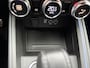 Renault Clio 1.6 E-Tech Hybrid 140 R.S. Line LED / CAMERA'S / HALF LEDER / SPORTSTOELEN /