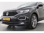 Volkswagen T-Roc 1.5 TSI R-Line | Rijklaar! | Navi | CarPlay | Stoelverw. | Dodehoek. | Camera | PDC V+A | 18"