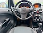 Opel Corsa 1.4-16V Cosmo in 5drs met ingebouwde fietsendrager en airco