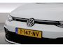 Volkswagen Golf 1.5 eTSI R-Line DSG | Rijklaar! | Pano | Apple CarPlay | Camera | Stoel- Stuurverw. | Adapt. Cruise | All Seasons