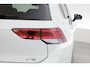 Volkswagen Golf 1.5 eTSI R-Line DSG | Rijklaar! | Pano | Apple CarPlay | Camera | Stoel- Stuurverw. | Adapt. Cruise | All Seasons