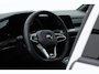 Volkswagen Golf 1.5 eTSI R-Line DSG | Rijklaar! | Pano | Apple CarPlay | Camera | Stoel- Stuurverw. | Adapt. Cruise | All Seasons