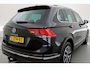 Volkswagen Tiguan 1.5 TSI Life Business | Rijklaar! | Adapt. Cruise | Trekhaak | Navi | PDC V+A | Apple CarPlay | Stoel- Stuurverw.