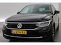 Volkswagen Tiguan 1.5 TSI Life Business | Rijklaar! | Adapt. Cruise | Trekhaak | Navi | PDC V+A | Apple CarPlay | Stoel- Stuurverw.