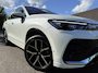 Volkswagen Tiguan 1.5 eHybrid R-Line Edition |IQ.Light |Panorama dak | Lichtmetalen Velgen 20"| Plug-in |Trekhaak| Stoelverwarming