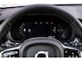 Volvo XC60 T8 Plug-in hybrid AWD Ultra Black Edition | Adaptieve Cruise Control | Panoramadak | Bowers & Wilkins Audio | 360° Parkeercamera | Head-Up Display | Dodehoek Detectie | Stoel-/Stuurverwarming | Nappa Lederen Sportstoelen + Massage |