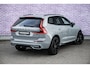 Volvo XC60 T8 Plug-in hybrid AWD Ultra Black Edition | Adaptieve Cruise Control | Panoramadak | Bowers & Wilkins Audio | 360° Parkeercamera | Head-Up Display | Dodehoek Detectie | Stoel-/Stuurverwarming | Nappa Lederen Sportstoelen + Massage |