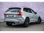 Volvo XC60 T8 Plug-in hybrid AWD Ultra Black Edition | Adaptieve Cruise Control | Panoramadak | Bowers & Wilkins Audio | 360° Parkeercamera | Head-Up Display | Dodehoek Detectie | Stoel-/Stuurverwarming | Nappa Lederen Sportstoelen + Massage |