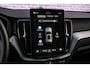 Volvo XC60 T8 Plug-in hybrid AWD Ultra Black Edition | Adaptieve Cruise Control | Panoramadak | Bowers & Wilkins Audio | 360° Parkeercamera | Head-Up Display | Dodehoek Detectie | Stoel-/Stuurverwarming | Nappa Lederen Sportstoelen + Massage |