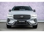 Volvo XC60 T8 Plug-in hybrid AWD Ultra Black Edition | Adaptieve Cruise Control | Panoramadak | Bowers & Wilkins Audio | 360° Parkeercamera | Head-Up Display | Dodehoek Detectie | Stoel-/Stuurverwarming | Nappa Lederen Sportstoelen + Massage |