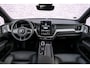 Volvo XC60 T8 Plug-in hybrid AWD Ultra Black Edition | Adaptieve Cruise Control | Panoramadak | Bowers & Wilkins Audio | 360° Parkeercamera | Head-Up Display | Dodehoek Detectie | Stoel-/Stuurverwarming | Nappa Lederen Sportstoelen + Massage |