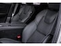 Volvo XC60 T8 Plug-in hybrid AWD Ultra Black Edition | Adaptieve Cruise Control | Panoramadak | Bowers & Wilkins Audio | 360° Parkeercamera | Head-Up Display | Dodehoek Detectie | Stoel-/Stuurverwarming | Nappa Lederen Sportstoelen + Massage |