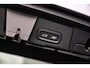 Volvo XC60 T8 Plug-in hybrid AWD Ultra Black Edition | Adaptieve Cruise Control | Panoramadak | Bowers & Wilkins Audio | 360° Parkeercamera | Head-Up Display | Dodehoek Detectie | Stoel-/Stuurverwarming | Nappa Lederen Sportstoelen + Massage |