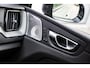 Volvo XC60 T8 Plug-in hybrid AWD Ultra Black Edition | Adaptieve Cruise Control | Panoramadak | Bowers & Wilkins Audio | 360° Parkeercamera | Head-Up Display | Dodehoek Detectie | Stoel-/Stuurverwarming | Nappa Lederen Sportstoelen + Massage |