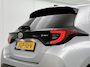 Toyota Yaris 1.5 Hybrid 115 Dynamic Comfort Pack | BTW voertuig | Stoel+stuurverwarming | Dodehoek detectie | Parkeersensoren voor+achter | Draadloze telefoonlader | Navigatie | Apple CarPlay/Android Auto |
