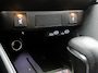 Toyota Yaris 1.5 Hybrid 115 Dynamic Comfort Pack | BTW voertuig | Stoel+stuurverwarming | Dodehoek detectie | Parkeersensoren voor+achter | Draadloze telefoonlader | Navigatie | Apple CarPlay/Android Auto |