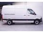 Mercedes-Benz Sprinter 319 CDI 3.0 V6 190 pk Aut. L2H2 Trekhaak 3.500 kg Navi, Camera, Apple Carplay, Cruise Control, 3-Zits