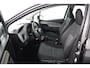 Toyota Yaris 1.0 VVT-i Aspiration | Airco | Trekhaak | All season banden |