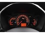 Toyota Yaris 1.0 VVT-i Aspiration | Airco | Trekhaak | All season banden |